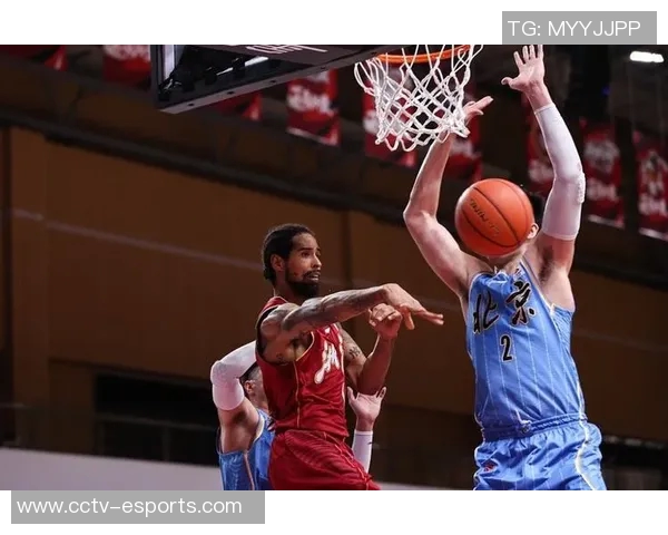 托布绝杀机会被封盖03秒空接再遭重创倒霉透了