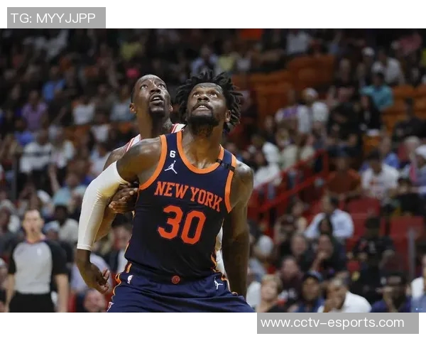 兰德尔上半场表现稳定11投6中贡献14分4篮板1助攻1抢断 兰德尔上半场表现稳定11投6中贡献14分4篮板1助攻1抢断