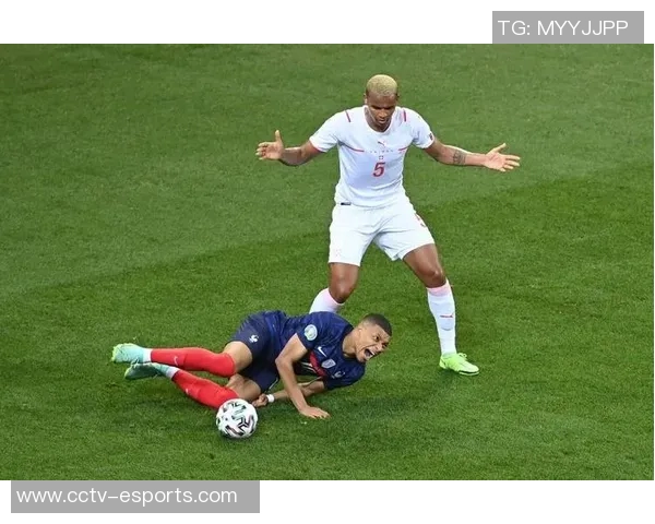 阿坎吉谈换位策略：黄牌压力下我愿意承担更多风险