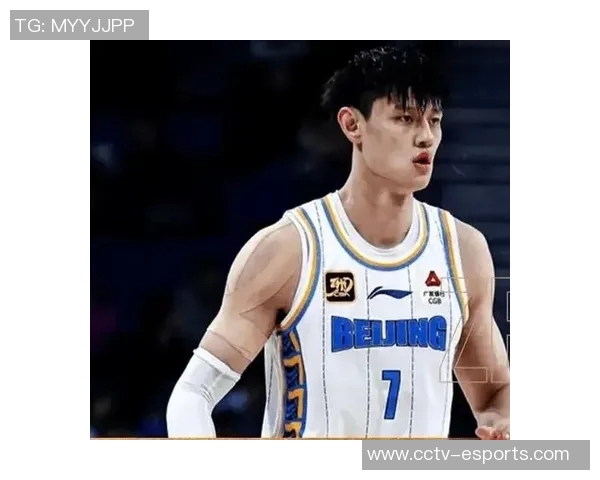 曾凡博未能上场引发热议教练与队友各有隐忧与考量 曾凡博未能上场引发热议教练与队友各有隐忧与考量