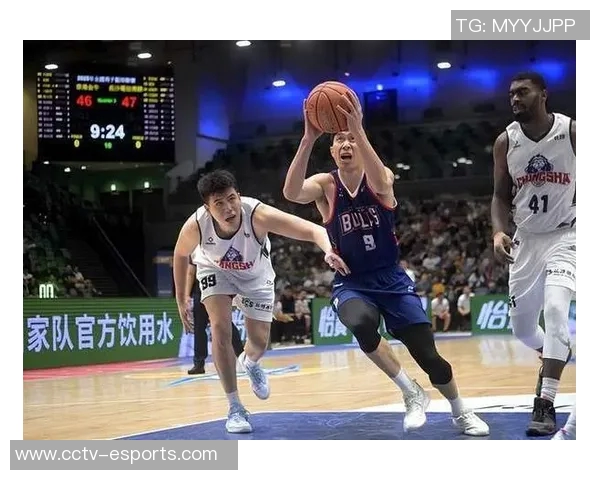 香港金牛强势登顶积分榜首位展现球队实力与潜力