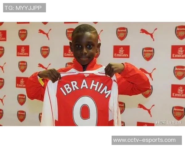 阿森纳祝贺传奇球员亚当斯59岁生日回顾669场比赛与48个进球的辉煌历程